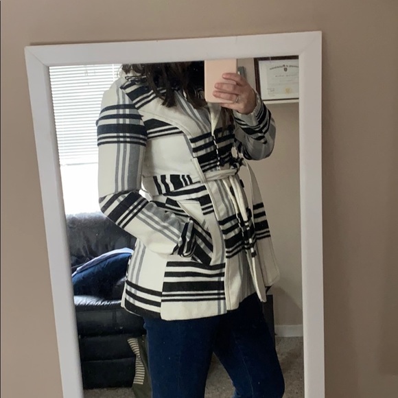 Fall dress coat - Picture 3 of 4